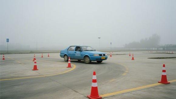 赤峰三中街驾校