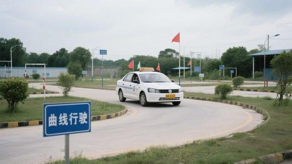 正大驾校大门