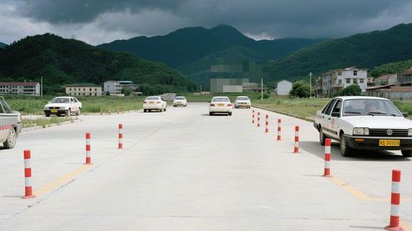 新乡春语驾校