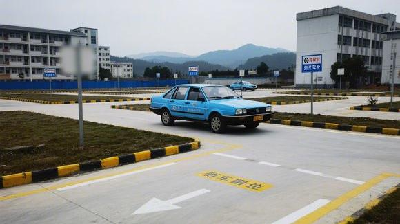 黄石培中驾校