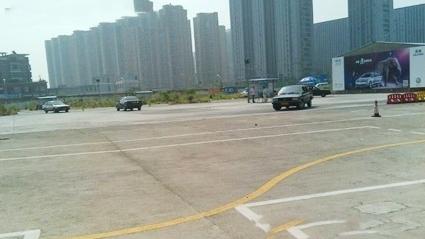 万顺驾校大门