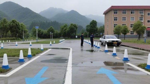 资兴鸿鹏驾校