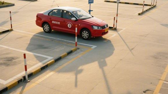 来宾国仁驾校