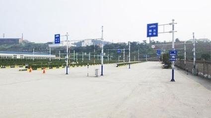 公共交通客车驾校大门